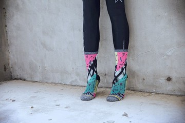 【小創襪】 Hide 美式襪 幾何襪 水墨塗鴉 線條 登山襪 桃黑白綠