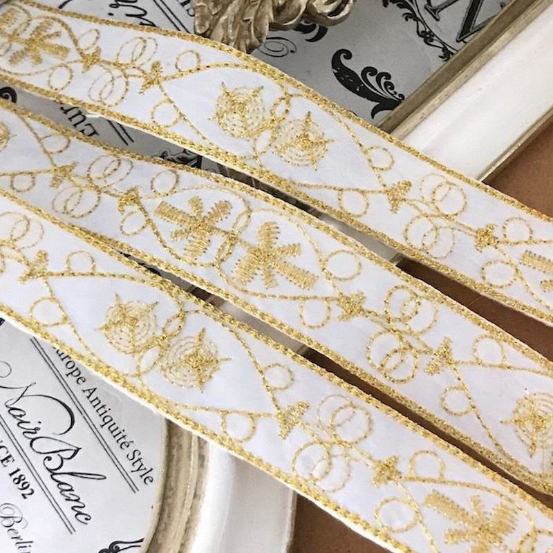 レース アップリケ アイロン用 ゴールド 衣装 ホワイト 刺繍ワッペン ブレード レオタードモチーフ アイロンワッペン アイロン接着 バトントワリング  バレエ衣装 通販 LINEポイント最大0.5%GET LINEショッピング