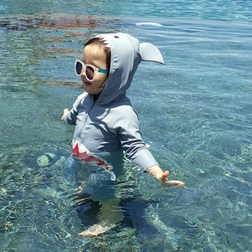 兒童泳衣男童可愛連體鯊魚小童寶寶嬰兒長袖防曬速干游泳衣駿則恒