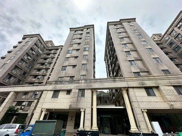 寶佳富邑｜稀有1房開放空間+雙衛＋平車首購｜新竹縣新豐鄉康泰路