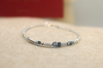 手鍊 三月誕生石 海藍寶 藍東陵 帶來智慧  - 煙火 -