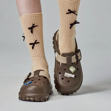 【MOZ瑞典駝鹿】小方糖 方扣 防水 洞洞鞋 拖鞋 涼鞋 (巧克力)