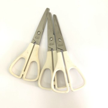 [沐沐屋］貝印 家用剪刀 事務剪刀 (顏色隨機)