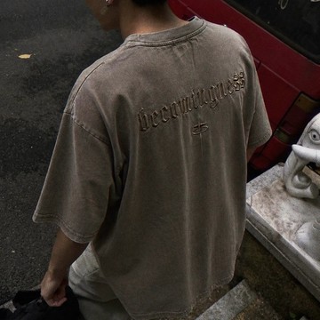 十字星星英文短袖 哥德字體 背後刺繡 上衣 街頭 個性