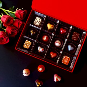3日內出貨［2026情人節限定］【CoCa MaMa 巧克力工坊】愛的十二種樣子(含餡)巧克力禮盒12入