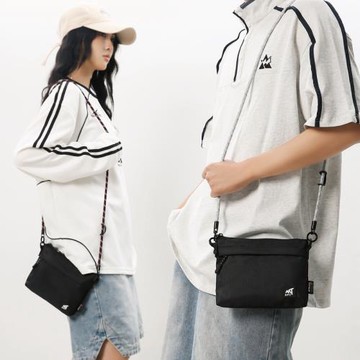 新款跨境爆款手機包潮牌男士斜挎小背包個性掛繩包小眾通勤設計感