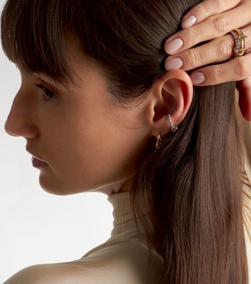 Spinelli Kilcollin Ombré sterling silver and 18kt yellow gold ear cuff with sapphires