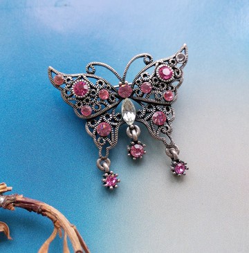 Vintage Jewelry  粉紫鑽 簍空 優雅蝴蝶  別針  胸針