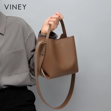 Viney水桶包包2025秋冬新款斜挎女包2024包真皮高級感手提通勤包