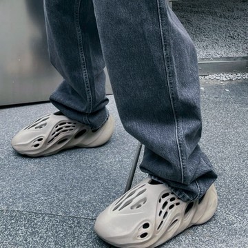 ADIDAS YEEZY FOAM RNNR STONE SAGE 石淺棕 鼠尾草 洞洞鞋 GX4472