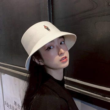 【潮小人】白色羊毛呢帽子女漁夫帽日系秋冬顯臉小可調節ins盆帽1入