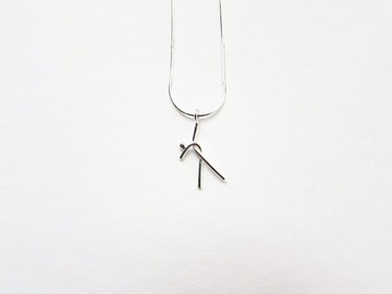 姿態優雅的女人純銀項鍊