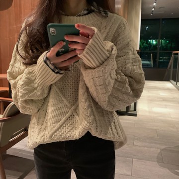 轉角1號精品女裝店~圓領套頭寬松休閑長袖保暖麻花紋針織衫毛衣1入