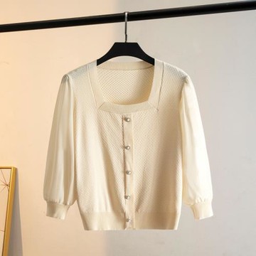 方領露鎖骨七分袖T恤2025春秋季短款蕾絲中袖套頭裝飾扣打底衫女