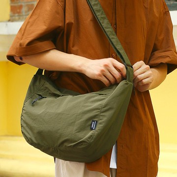 sobag日系街頭斜挎單肩尼龍布包女中性山系輕便大容量通勤布包男