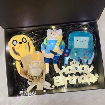 正版授權 探險活寶發光禮物盒 Adventure Time 3英吋 阿寶 老皮 嗶莫 BMO 玩偶吊飾 鑰匙圈 生日禮物