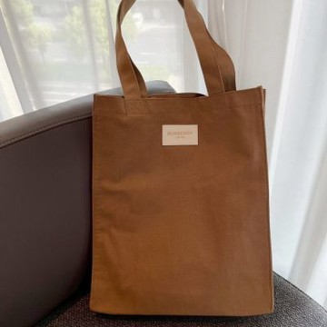 BURBERRY HERO 經典卡其托特包