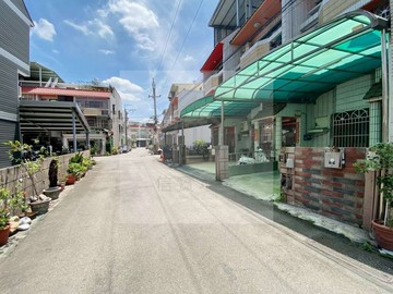 阿晴十九甲自家車庫六房孝親透天｜台中市大里區公教街