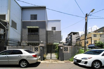 八德南路#角窗庭院車庫#大地坪復古透天厝｜高雄市仁武區八德南路