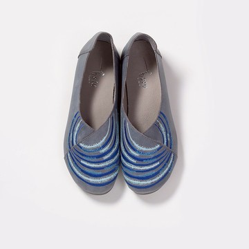 刺繡散步平底鞋- 甘樂中/千草藍