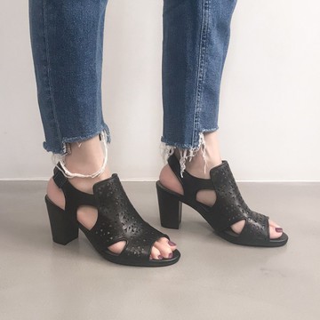 限量商品-微裸肌!磨石子沖孔高跟涼鞋 霧黑色 全真皮