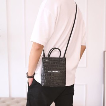 BALENCIAGA 經典LOGO鱷魚壓紋手提斜背兩用包/紙袋包(黑)