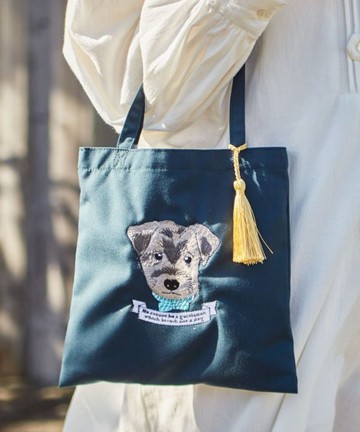 【熱門預購】歐洲插畫風狗狗刺繡手提袋 外出包 (3色) LCDP5103