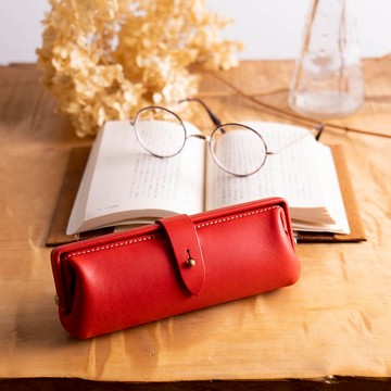 Paka-glass Slim #Red意大利皮革眼鏡盒【60歲生日慶典】【入職慶典】【入職慶典】【可定制禮物】