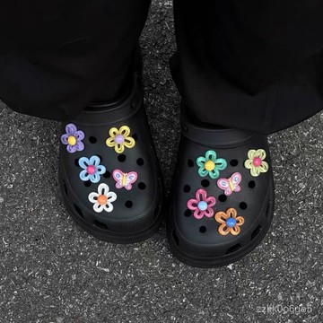 好價在🛒洞洞鞋扣蝴蝶果凍花朵鞋花衕款可拆卸鞋扣diy鞋麵裝飾配件 RC0E