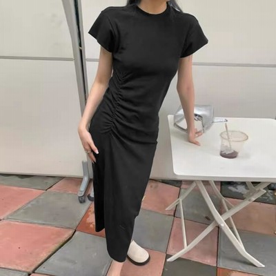フェミニンなフレンチ夏コーデ　黒タイトロングワンピース フェミニンなフレンチ夏コーデ 黒タイトロングワンピース