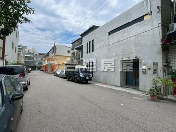 王田可三照前後臨路雙透天+廠房｜台中市大肚區沙田路二段