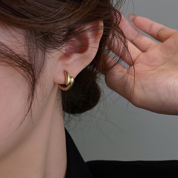 易扣式耳環 啞光耳圈 N28 日韓流行時尚 小巧耳扣 簡約設計 百搭 針式耳扣 耳環