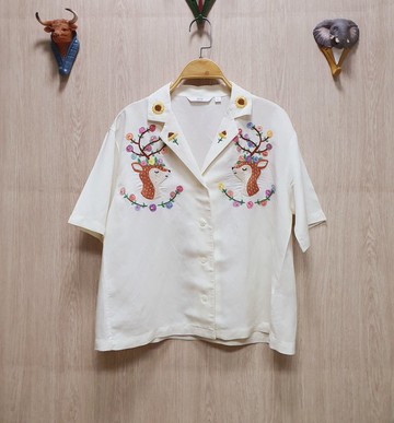 手工刺繡襯衫、亞麻織物、鹿、花