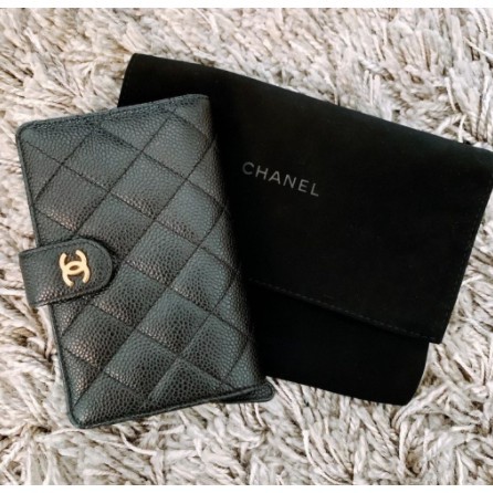 CHANEL 香奈兒金/銀LOGO 荔枝紋小羊皮中夾A48667 現貨推薦| (舊