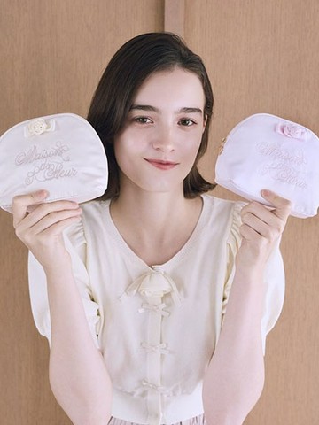 玫瑰緞帶品牌刺繡圓形迷你收納袋(08002029400) - Maison de FLEUR