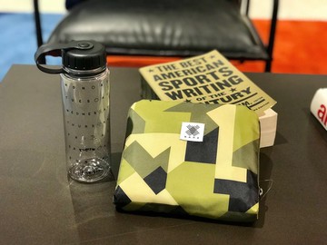 福袋 禮物 限定組合 輕巧設計單肩旅行包+ 都市隨身水瓶 (1套2件)