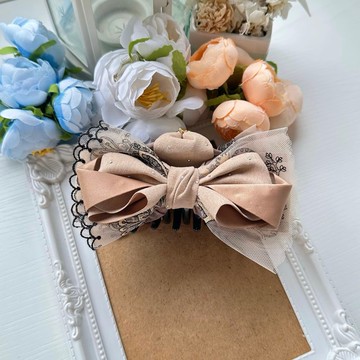 大抓夾-蕾絲燙鑽蝴蝶結鯊魚夾髮夾髮飾頭飾-奶茶色