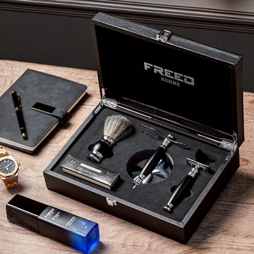 [快速出貨]【FREED】雙刃安全刮鬍刀豪華四件組禮盒(極致黑) 客製化刻字 生日禮物 送禮推薦 男生禮物 天蠍座 射手座 禮物獨家 新品上市 交換禮物