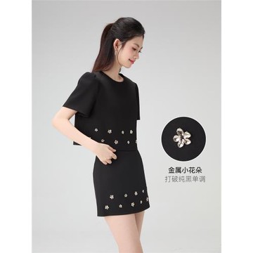 凡兔小香風套裝女2024新款夏季短袖圓領上衣短款包臀半身裙兩件套