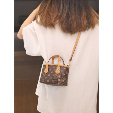 高級感包包女士2025新款小眾質感超火大容量今年流行手提斜挎女款