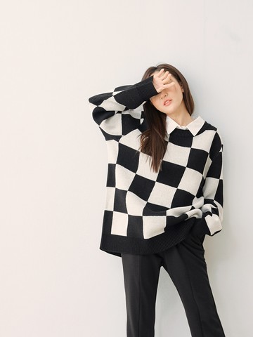 細針織格紋寬版落肩圓領毛衣