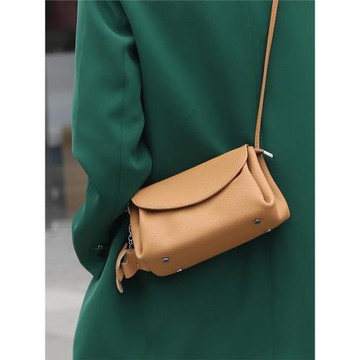 軟皮多隔層復古單肩云朵包