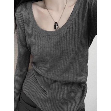 灰色u領打底衫女2025新款秋冬季風衣內搭軟糯毛衣慵懶風針織上衣