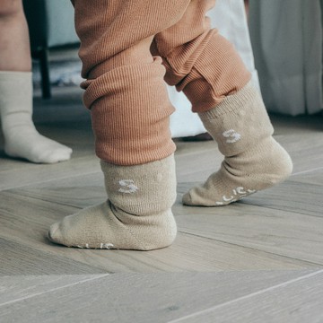 Stuckies 防滑襪 Sand - 6 ~12 M