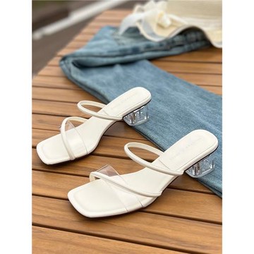 網紅拖鞋女夏外穿2025新款仙女風水晶跟涼鞋女方頭露趾粗跟高跟鞋