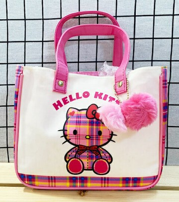 【震撼精品百貨】Hello Kitty 凱蒂貓 日本SANRIO三麗鷗KITTY小手提袋-35周年蘇格蘭格紋坐姿*81296 震撼日式精品百貨