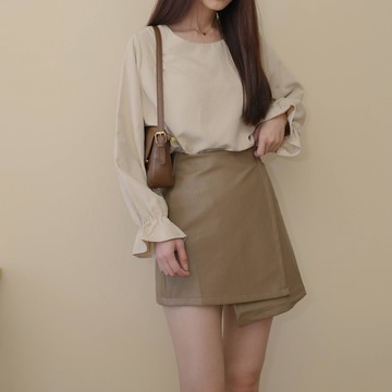 【Our Studio】俐落不規則剪裁高腰皮短裙 杏色 拿鐵色(現貨)