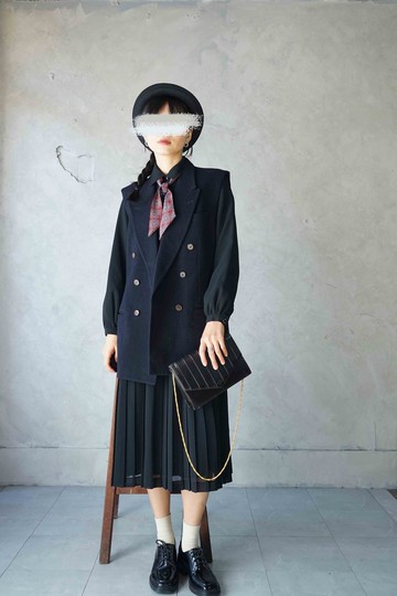 尋寶古著-BURBERRYS深藍毛呢中性西裝背心