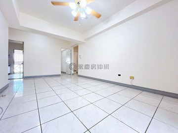 《光榮國中旁》 優質美三房+平車｜台中市大里區東明路