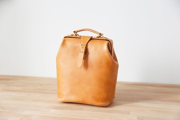 【客订版】口金背包